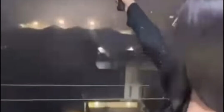 Capodanno in Campania: 54 feriti per i botti e sparatorie incoscienti