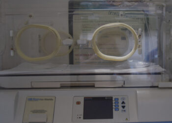 Tragedia a Bari: Neonato trovato morto nella culla termica della chiesa