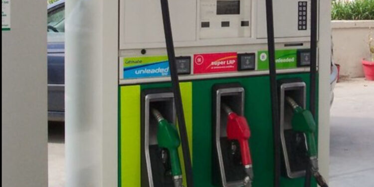 Catania: dimentica la figlia di 4 anni alla pompa di benzina, 28enne denunciata per abbandono di minore