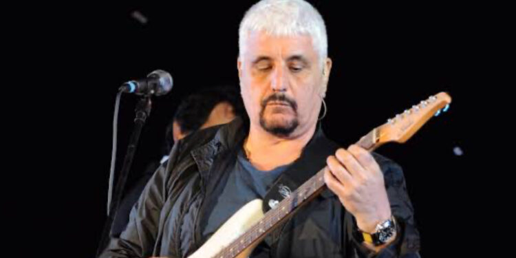 Napoli: proposta di intitolare il Palasport a Pino Daniele nel decennale della scomparsa