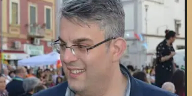 San Giorgio a Cremano: il sindaco Giorgio Zinno vittima di insulti omofobi sui social