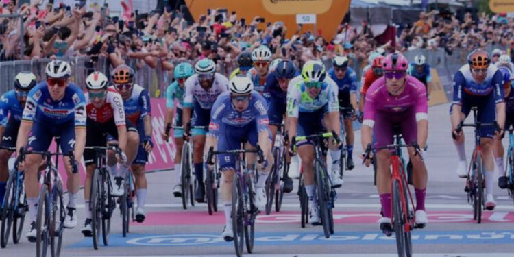 Giro d’Italia: la tappa Potenza-Napoli attraversa l’Irpinia e il Nolano