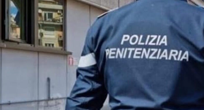 Agente Penitenziario arrestato per spaccio e contrabbando nel carcere di Santa Maria Capua Vetere