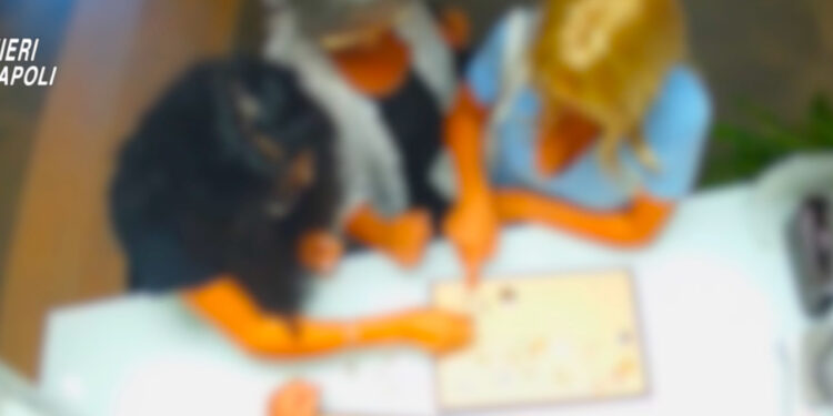 Ercolano: furto in gioielleria da 60mila euro, arrestate due donne, una terza ricercata