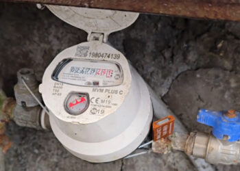 Ercolano, il mistero del contatore d’acqua a casa di Pino Grazioli: sigillato dalla Gori ma continua a girare