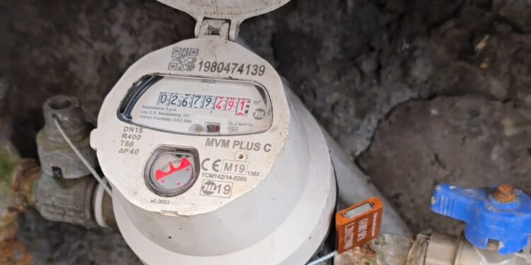Ercolano, il mistero del contatore d’acqua a casa di Pino Grazioli: sigillato dalla Gori ma continua a girare