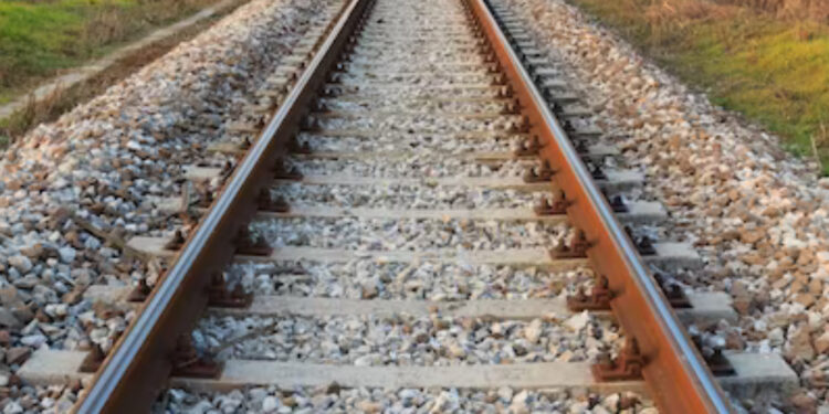 Giovane di 19 anni perde la vita investito da un treno a Battipaglia: indagini in corso