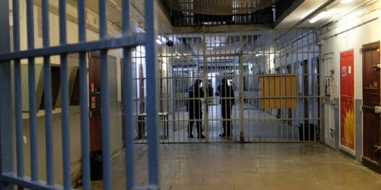 Camorrista ergastolano evade e manifesta a Strasburgo: arrestato davanti al Parlamento Europeo