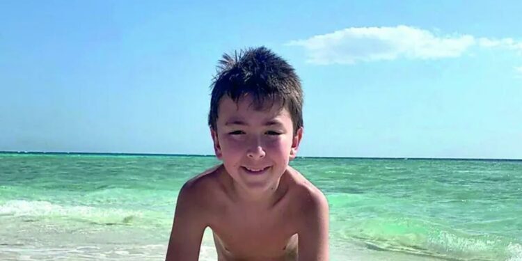 Malore in vacanza: Mattia muore a 9 anni. Il papà: «Mio figlio stava bene»