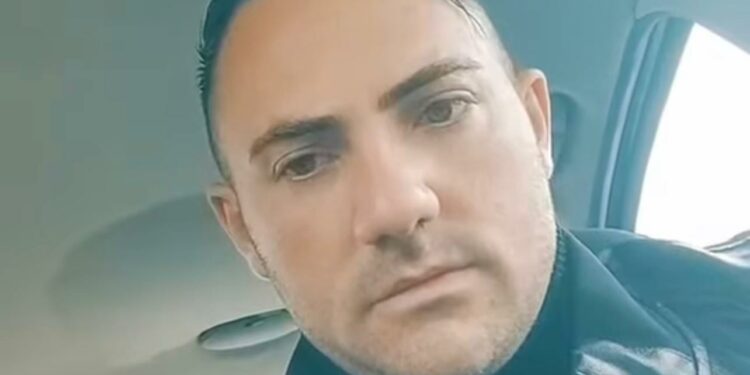 Cantanti neomelodici sotto minaccia: nuove denunce sulle infiltrazioni della camorra nel mondo musicale