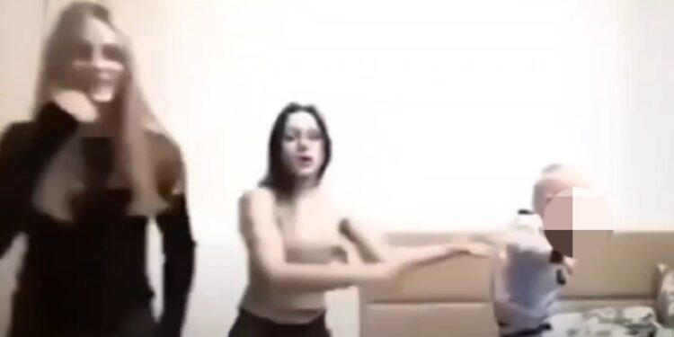 Shock sul web: un video mostra violenza su un bambino
