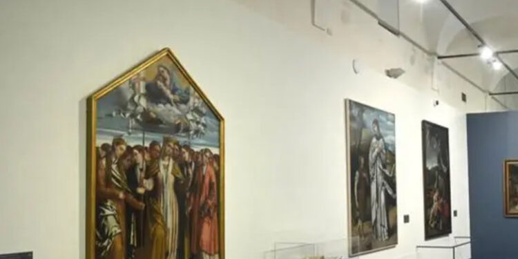 Visitatrice inciampa e danneggia prezioso stendardo del Moretto al museo Santa Lucia di Brescia