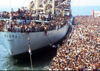 Migranti: il Governo Valuta Nuovo Decreto per Trasformare i Centri in Albania in CPR