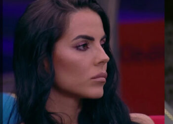 Grande Fratello: Alfonso Signorini rimprovera Shaila Gatta per comportamenti inappropriati