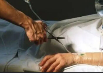 La Toscana approva la prima legge regionale sul fine vita in Italia