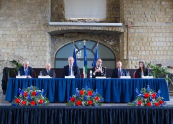 SAN GIORGIO A CREMANO: “Storia dell’Arma dei Carabinieri attraverso le proprie battaglie”, il Prof. Cuomo racconta il suo nuovo libro