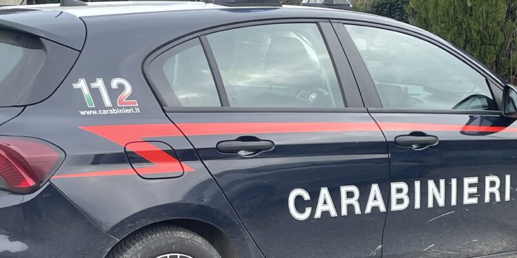 Torre del Greco (Na): Ragazza contesa e appuntamento davanti al pub. Carabinieri fermano 18enne per tentato omicidio
