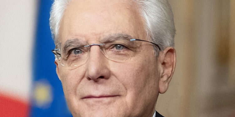 Tensioni diplomatiche tra Italia e Russia: Mosca critica le dichiarazioni di Mattarella