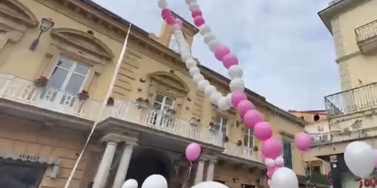 Ad Acerra: funerali privati per la piccola Giulia, la bimba di 9 mesi uccisa dal pitbull di famiglia