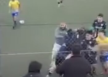 Rissa durante la partita Under 18 tra Belsito e Ischia ad Agnano: il video inviato al deputato Borrelli