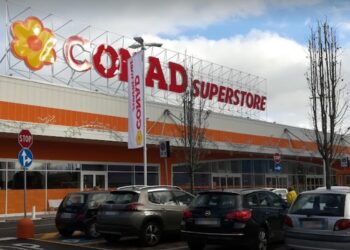 Ex dirigenti Conad indagati per corruzione nell’acquisizione di Auchan