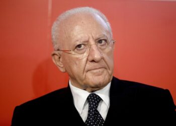 Il governatore De Luca: “I fondi del Sud non siano destinati alle armi”