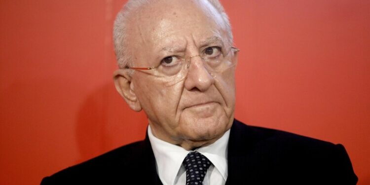 Il governatore De Luca: “I fondi del Sud non siano destinati alle armi”