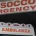 Pronto Soccorso sotto assedio: uomo in fuga dopo aver colpito la vetrata del triage