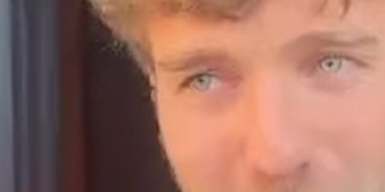 L’ultimo saluto a Eleonora Giorgi: le parole commosse dei figli fuori dalla chiesa