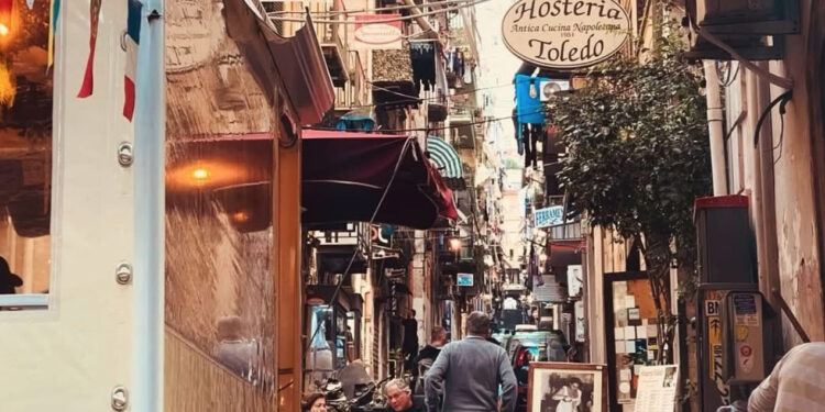 Quartieri Spagnoli in rivolta: residenti e associazioni contro le riprese di “Gomorra – Le origini”