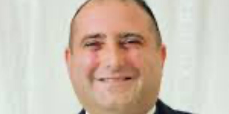 Torre Annunziata: il tiktoker ‘Papusciello’ rientra dalla Spagna e si presenta in caserma