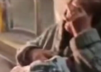 Napoli, la triste storia di Roberto e sua madre: l’anziana è deceduta