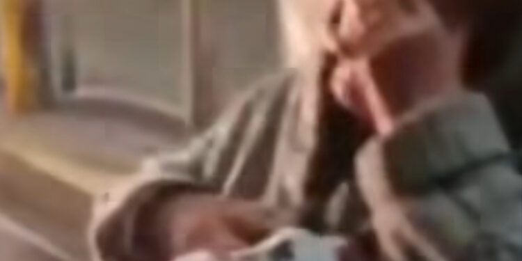 Napoli, la triste storia di Roberto e sua madre: l’anziana è deceduta