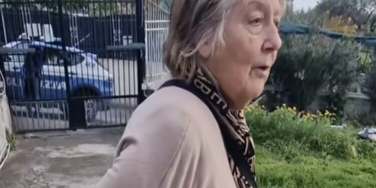 Vanda chiama la Polizia: rifiuta la decisione del tribunale