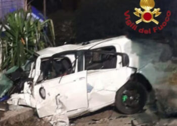 Dramma sulla SS166 degli Alburni: due giovani perdono la vita in un incidente frontale