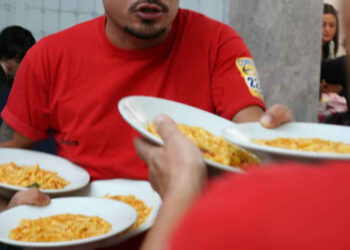 Addio a Concetta Cocozza: si spegne l’anima della Trattoria Nennella