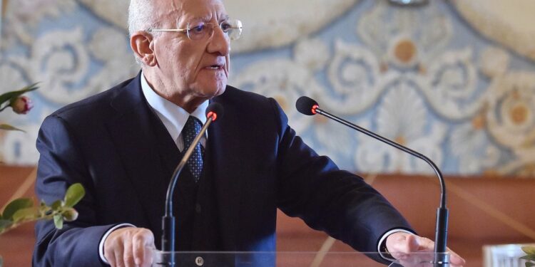 L’allerta di De Luca sui diritti delle donne