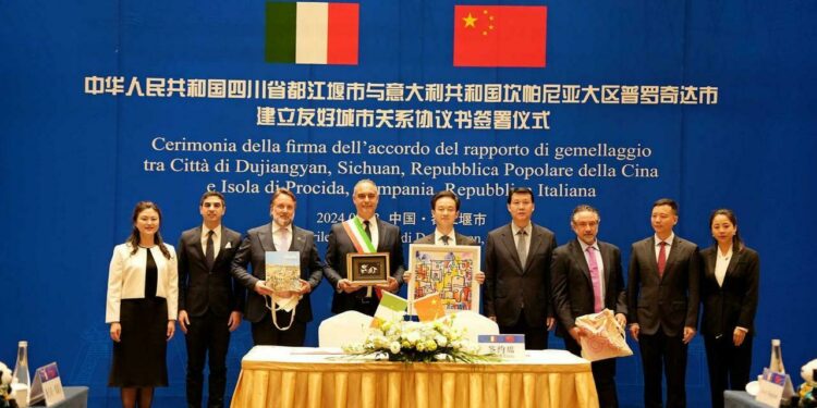 Gemellaggio tra Procida e Dujiangyan: un ponte tra Italia e Cina per proteggere i panda