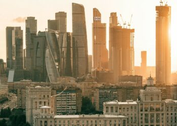 Massiccio attacco con droni su Mosca