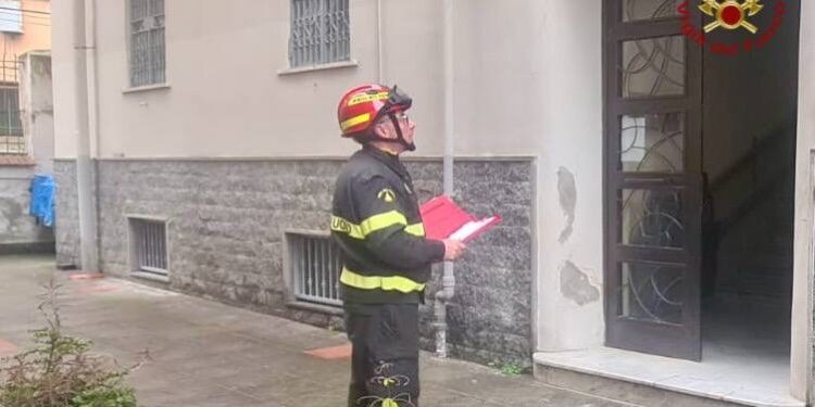 NAPOLI, TERREMOTO CAMPI FLEGREI: IN PIÙ DI 24 ORE ESEGUITE DAI VIGILI DEL FUOCO 182 VERIFICHE SU EDIFICI
