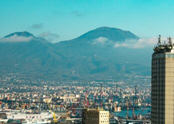 Vesuvio e Campi Flegrei: le differenze tra i due vulcani