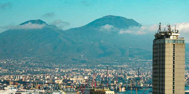 Vesuvio e Campi Flegrei: le differenze tra i due vulcani