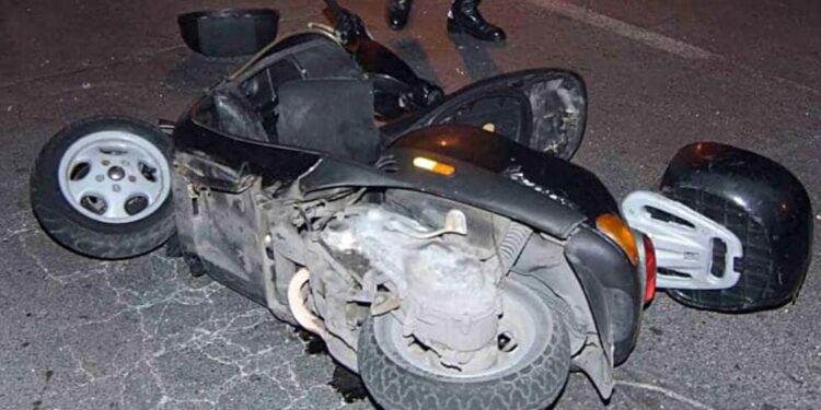 Tragedia stradale a Volla: 21enne perde la vita in un incidente con un camion