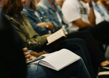 Schiarita per la vertenza Dema: incontro al Ministero