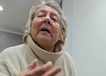 Vanda non vuole adattarsi alla realtà della vita e dimostra di essere ancora troppo immatura nonostante la sua età