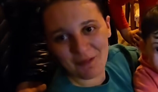 Gloria riabbraccia la figlia: Pino Grazioli e Cosimo livello alto l’accompagnano verso una nuova vita