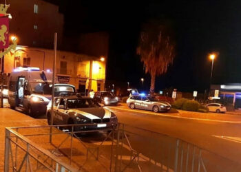 Pozzuoli: aggredito in strada, fermati due ragazzi