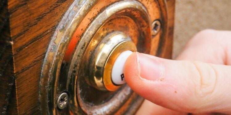 Enna: identificati due presunti autori di truffa ai danni di un’anziana