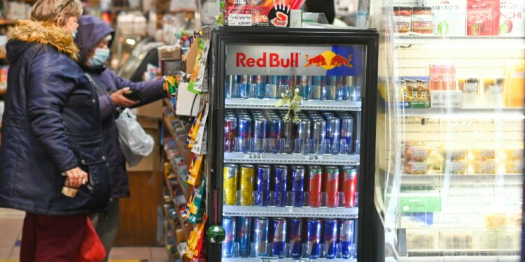 Cinque giovani arrestati per rapine a supermercati nel Napoletano: tra loro anche minorenni