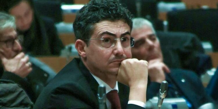 Vesuvio, proposta per aggiornare il piano di evacuazione: Caramiello incontra Musumeci a Palazzo Chigi